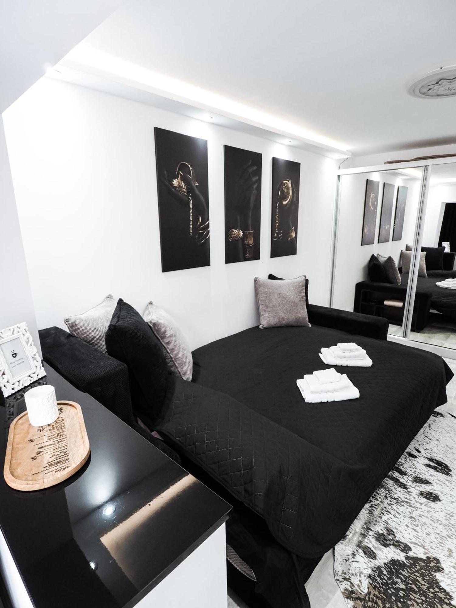 Black&White Mountain - Adults Only Petrosani Exterior photo